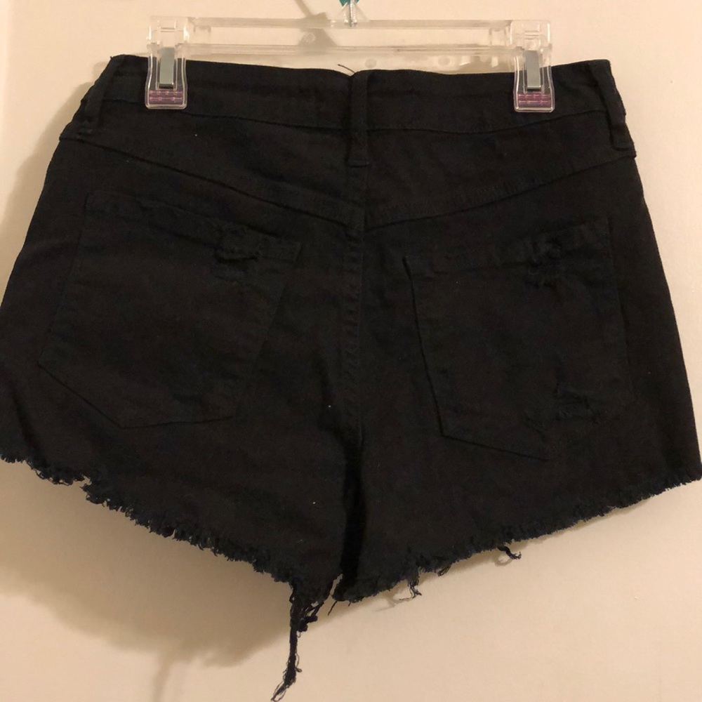 Shorts - Picture 3 of 3